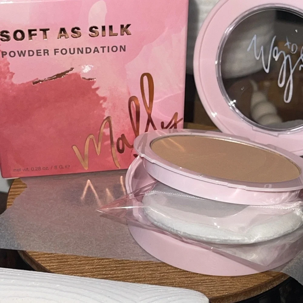 MALLY BEAUTY Soft As Silk Powder Foundation In Medium